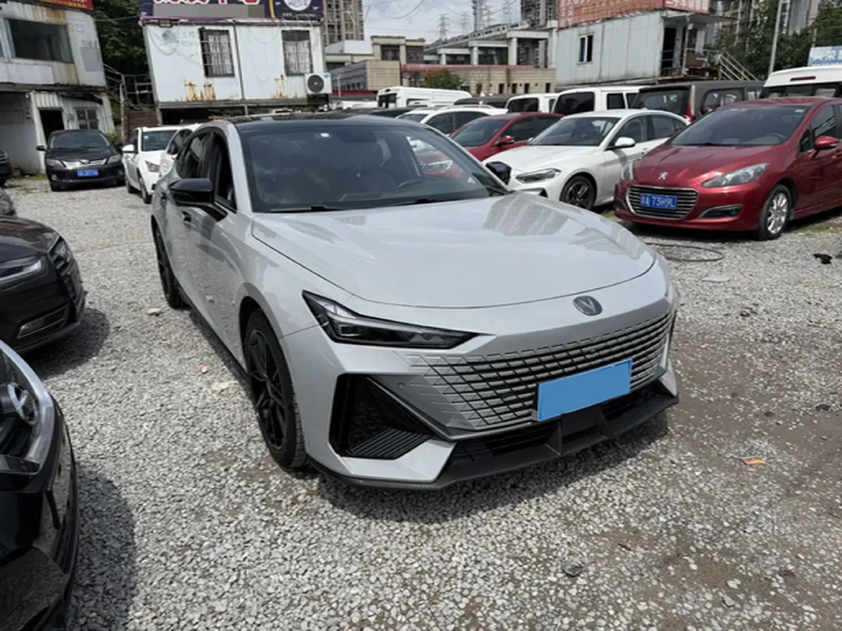 2022 ChangAn UNI-V 1.5T 188HP L4 7DCT,autocango,china used car exporter,china ev exporter,chinese used car exporter,chinese used ev exporter