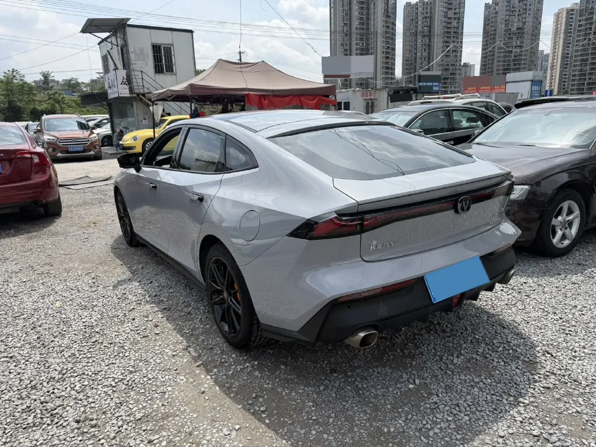 2022 ChangAn UNI-V 1.5T 188HP L4 7DCT,autocango,china used car exporter,china ev exporter,chinese used car exporter,chinese used ev exporter