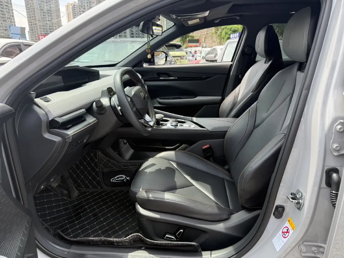 2022 ChangAn UNI-V 1.5T 188HP L4 7DCT,autocango,china used car exporter,china ev exporter,chinese used car exporter,chinese used ev exporter