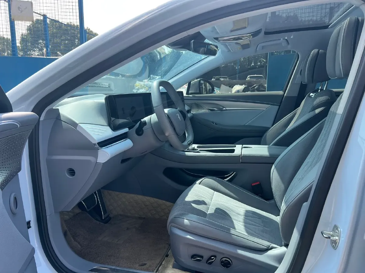 2023 Voyah ZhuiGuang BEV 82.11KWH,autocango,china used car exporter,china ev exporter,chinese used car exporter,chinese used ev exporter