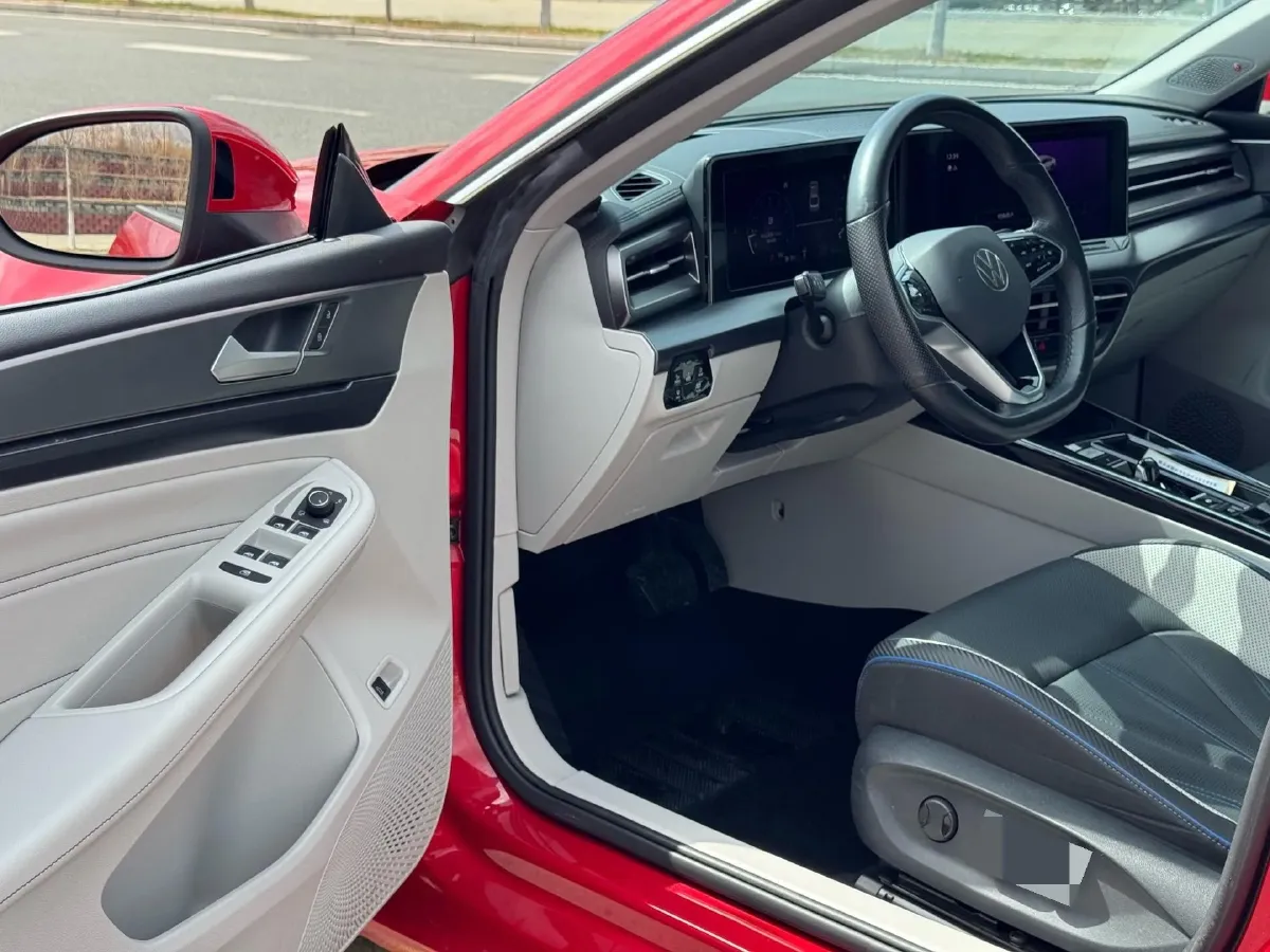 2022 Skoda Superb 2.0T 186HP L4 7DCT,autocango,china used car exporter,china ev exporter,chinese used car exporter,chinese used ev exporter