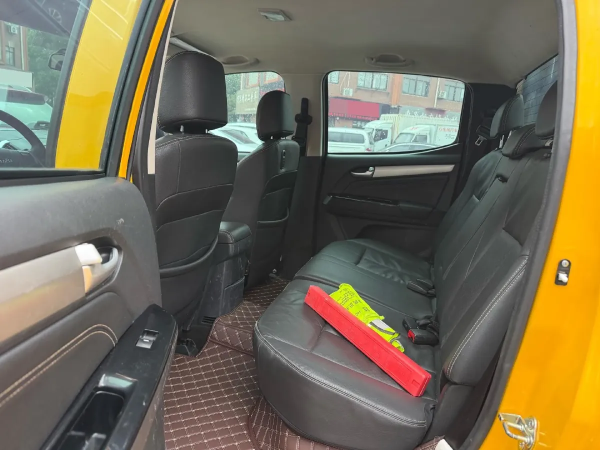 2019 Isuzu LingTuo 2.5T 129HP L4 6MT,autocango,china used car exporter,china ev exporter,chinese used car exporter,chinese used ev exporter