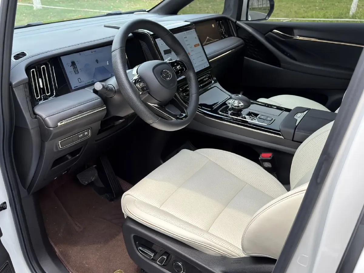 2023 GAC Trumpchi M8 2.0T 190HP L4 E-CVT Hybrid,autocango,china used car exporter,china ev exporter,chinese used car exporter,chinese used ev exporter