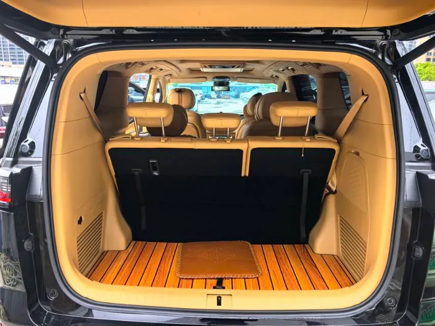 2024 Voyah Dream 1.5T 150HP L4 PHEV 43KWH,autocango,china used car exporter,china ev exporter,chinese used car exporter,chinese used ev exporter