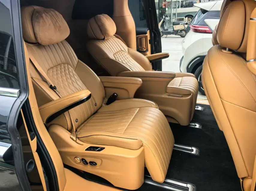 2024 Voyah Dream 1.5T 150HP L4 PHEV 43KWH,autocango,china used car exporter,china ev exporter,chinese used car exporter,chinese used ev exporter