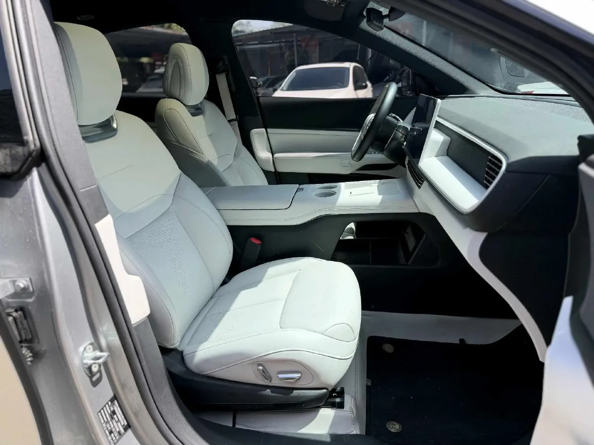 2024 Xpeng G6 BEV 66KWH,autocango,china used car exporter,china ev exporter,chinese used car exporter,chinese used ev exporter