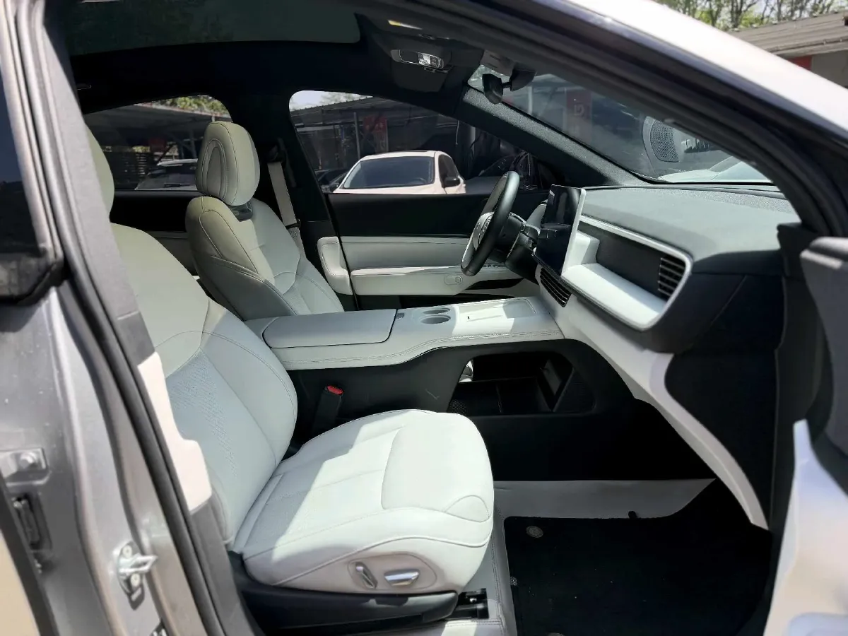 2024 Xpeng G6 BEV 66KWH,autocango,china used car exporter,china ev exporter,chinese used car exporter,chinese used ev exporter