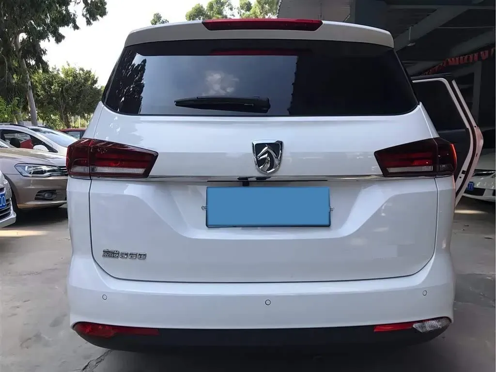 2018 BaoJun 360 1.5L 112HP L4 5AMT,autocango,china used car exporter,china ev exporter,chinese used car exporter,chinese used ev exporter