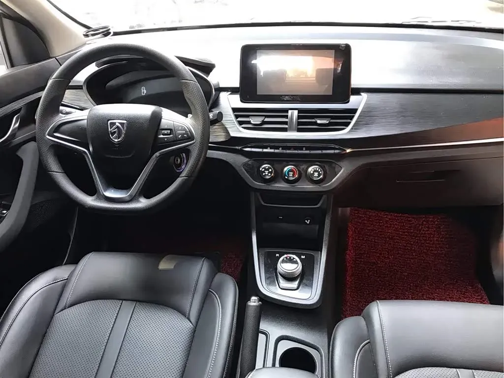 2018 BaoJun 360 1.5L 112HP L4 5AMT,autocango,china used car exporter,china ev exporter,chinese used car exporter,chinese used ev exporter