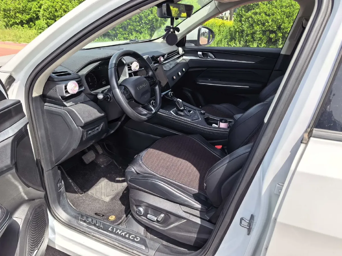 2021 LYNK&CO 01 2.0T 218HP L4 8AT,autocango,china used car exporter,china ev exporter,chinese used car exporter,chinese used ev exporter