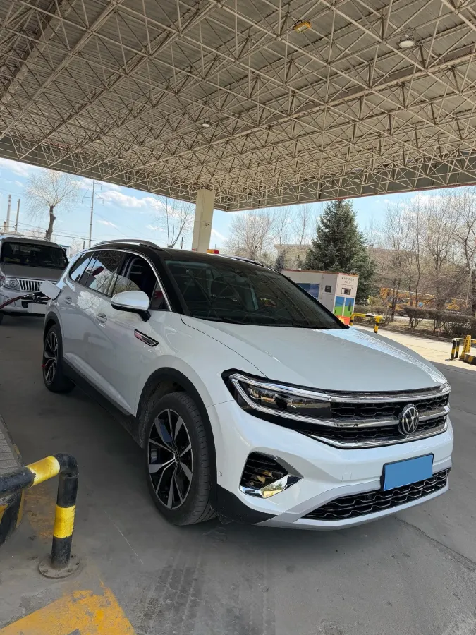 2022 Volkswagen Talagon 2.5T 299HP V6 7DCT,autocango,china used car exporter,china ev exporter,chinese used car exporter,chinese used ev exporter