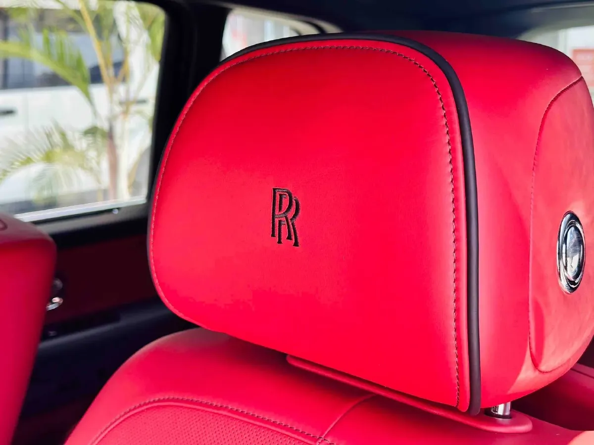 2018 Rolls-Royce Cullinan 6.7T 571HP V12 8AT,autocango,china used car exporter,china ev exporter,chinese used car exporter,chinese used ev exporter