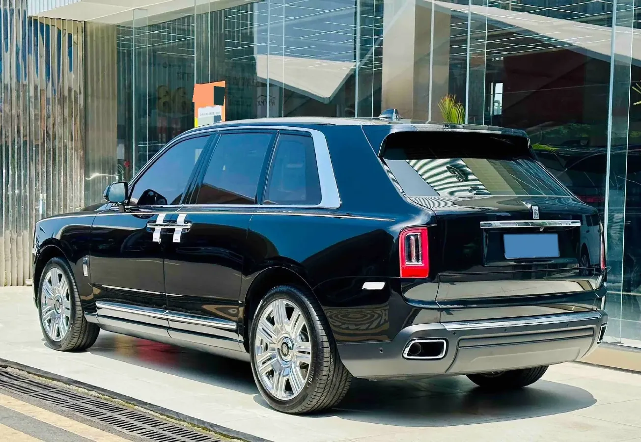 2018 Rolls-Royce Cullinan 6.7T 571HP V12 8AT,autocango,china used car exporter,china ev exporter,chinese used car exporter,chinese used ev exporter