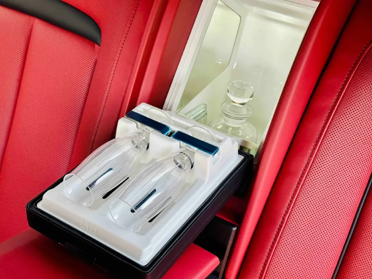 2018 Rolls-Royce Cullinan 6.7T 571HP V12 8AT,autocango,china used car exporter,china ev exporter,chinese used car exporter,chinese used ev exporter