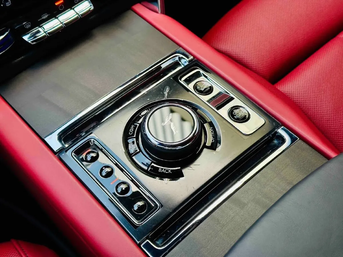 2018 Rolls-Royce Cullinan 6.7T 571HP V12 8AT,autocango,china used car exporter,china ev exporter,chinese used car exporter,chinese used ev exporter