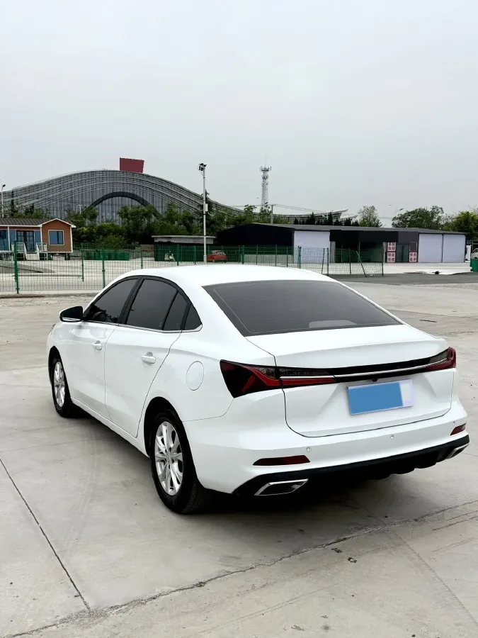 2023 Roewe i5 1.5L 129HP L4 CVT,autocango,china used car exporter,china ev exporter,chinese used car exporter,chinese used ev exporter