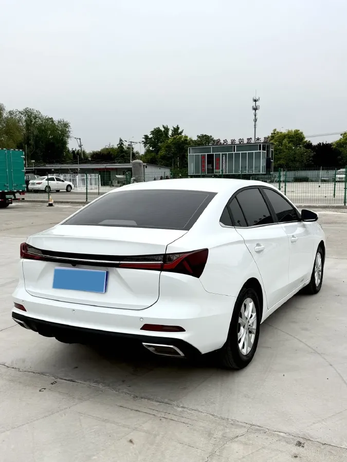 2023 Roewe i5 1.5L 129HP L4 CVT,autocango,china used car exporter,china ev exporter,chinese used car exporter,chinese used ev exporter