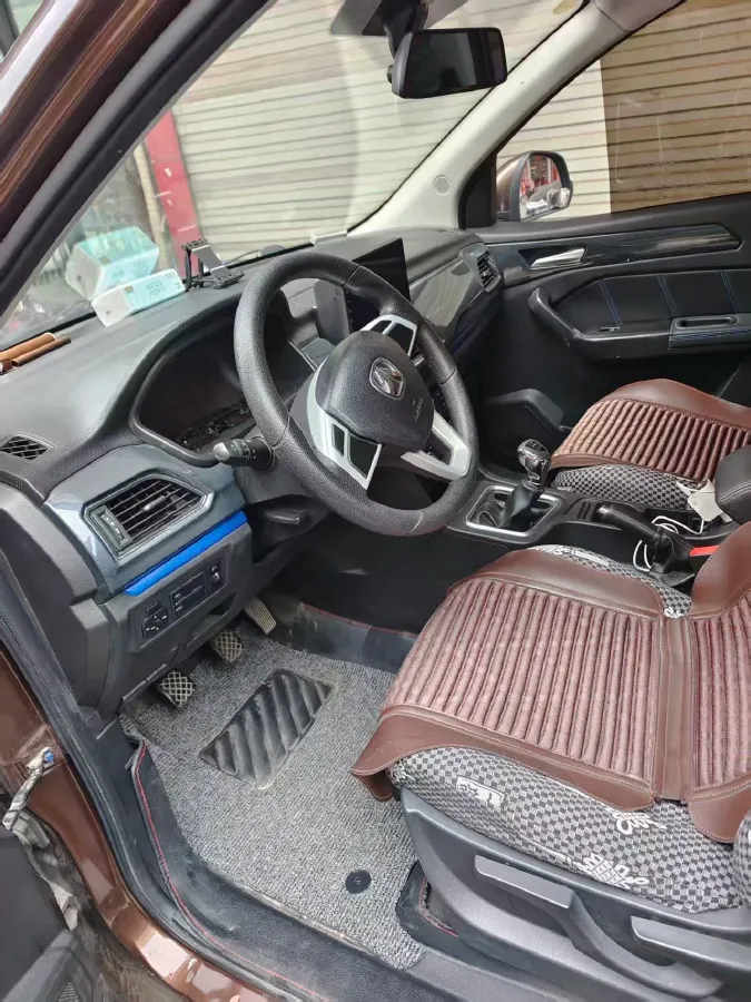 2017 BAIC WeiWang M60 1.5L 116HP L4 5MT,autocango,china used car exporter,china ev exporter,chinese used car exporter,chinese used ev exporter