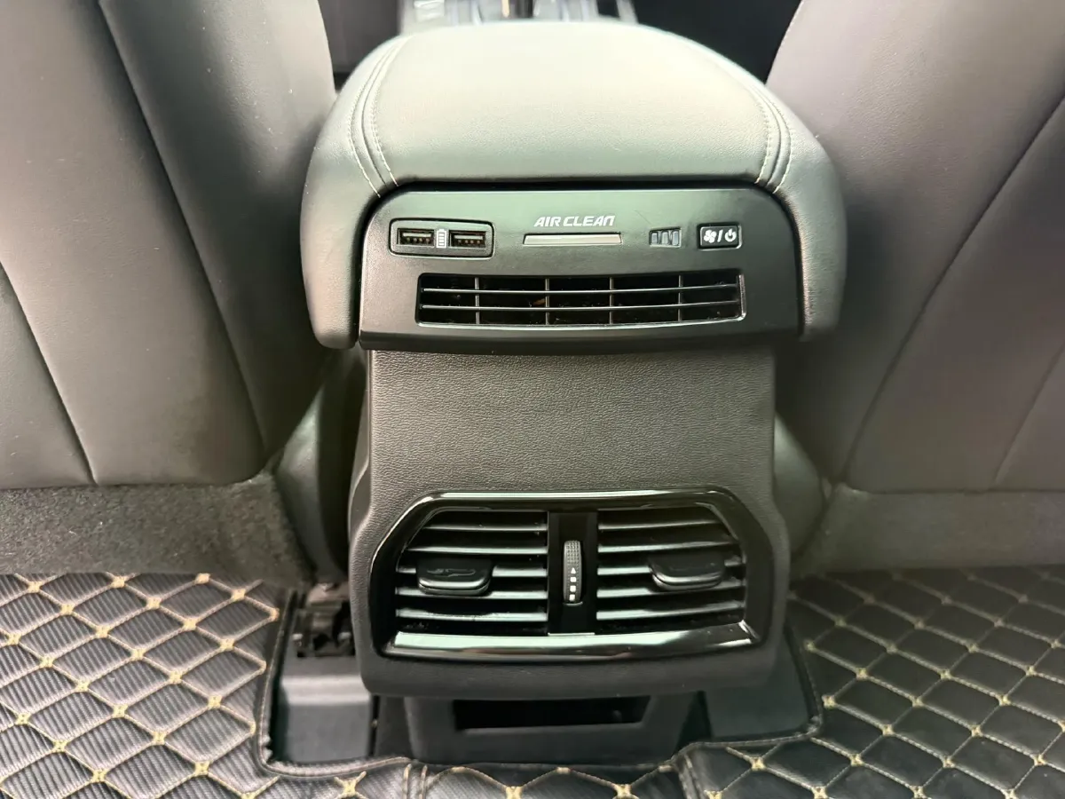 2020 WEY VV6 2.0T 227HP L4 7DCT,autocango,china used car exporter,china ev exporter,chinese used car exporter,chinese used ev exporter