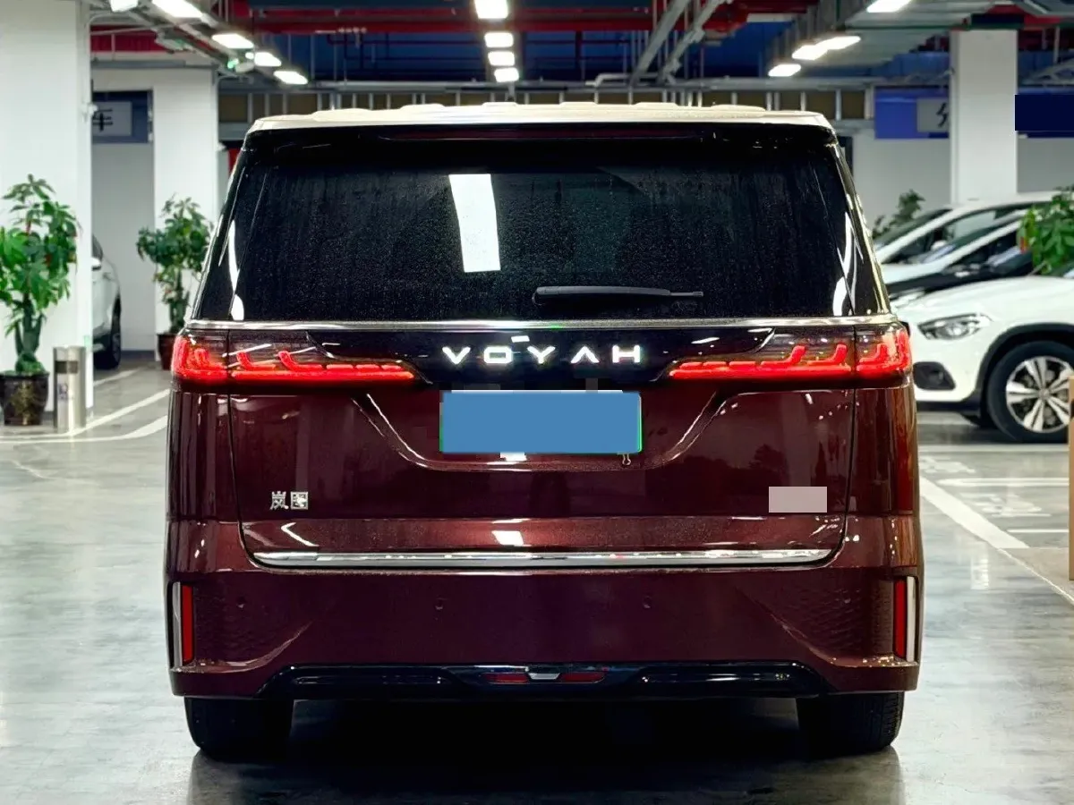 2025 Voyah Dream 1.5T 150HP L4 PHEV 41.7KWH,autocango,china used car exporter,china ev exporter,chinese used car exporter,chinese used ev exporter