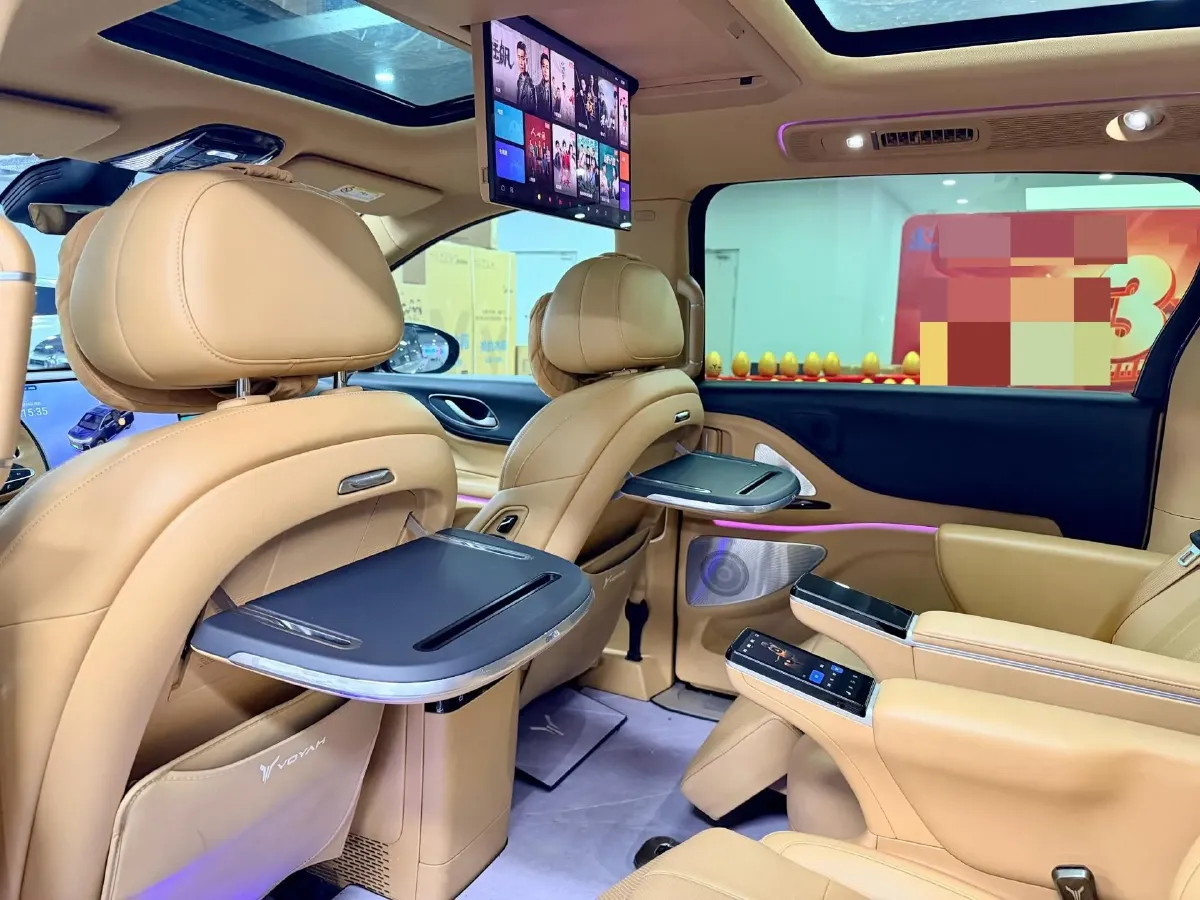 2025 Voyah Dream 1.5T 150HP L4 PHEV 41.7KWH,autocango,china used car exporter,china ev exporter,chinese used car exporter,chinese used ev exporter