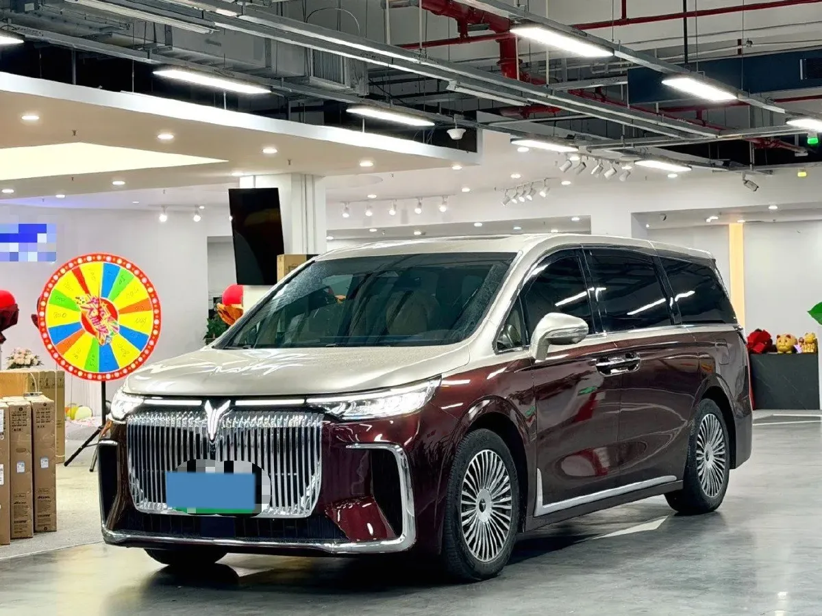 2025 Voyah Dream 1.5T 150HP L4 PHEV 41.7KWH,autocango,china used car exporter,china ev exporter,chinese used car exporter,chinese used ev exporter