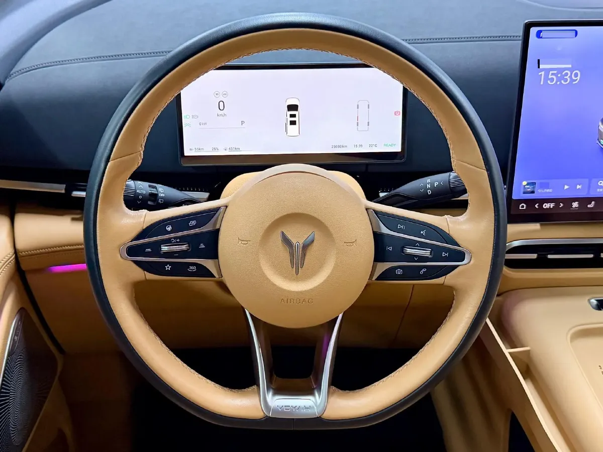 2025 Voyah Dream 1.5T 150HP L4 PHEV 41.7KWH,autocango,china used car exporter,china ev exporter,chinese used car exporter,chinese used ev exporter