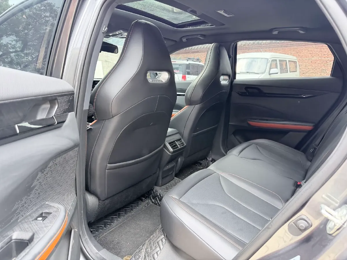 2023 ChangAn UNI-V 1.5T 188HP L4 7DCT,autocango,china used car exporter,china ev exporter,chinese used car exporter,chinese used ev exporter