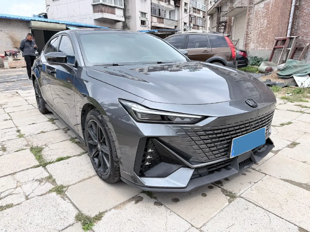 2023 ChangAn UNI-V 1.5T 188HP L4 7DCT,autocango,china used car exporter,china ev exporter,chinese used car exporter,chinese used ev exporter