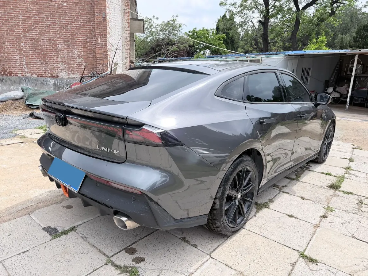 2023 ChangAn UNI-V 1.5T 188HP L4 7DCT,autocango,china used car exporter,china ev exporter,chinese used car exporter,chinese used ev exporter