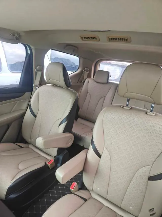 2017 SWM X7 1.5T 156HP L4 5MT,autocango,china used car exporter,china ev exporter,chinese used car exporter,chinese used ev exporter