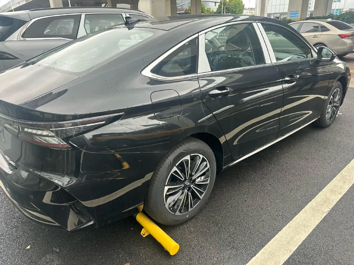 2025 Fulwin FulwinA8 1.5L 102HP L4 1DHT PHEV,autocango,china used car exporter,china ev exporter,chinese used car exporter,chinese used ev exporter