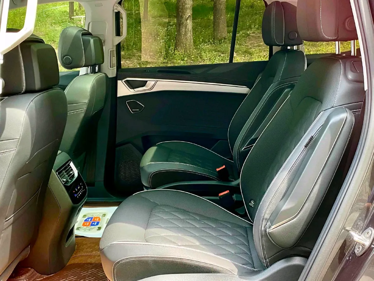 2024 Volkswagen Talagon 2.0T 220HP L4 7DCT,autocango,china used car exporter,china ev exporter,chinese used car exporter,chinese used ev exporter