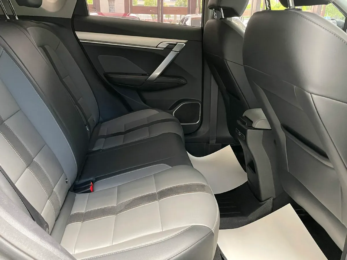 2023 Geely Coolray 1.5T 181HP L4 7DCT,autocango,china used car exporter,china ev exporter,chinese used car exporter,chinese used ev exporter