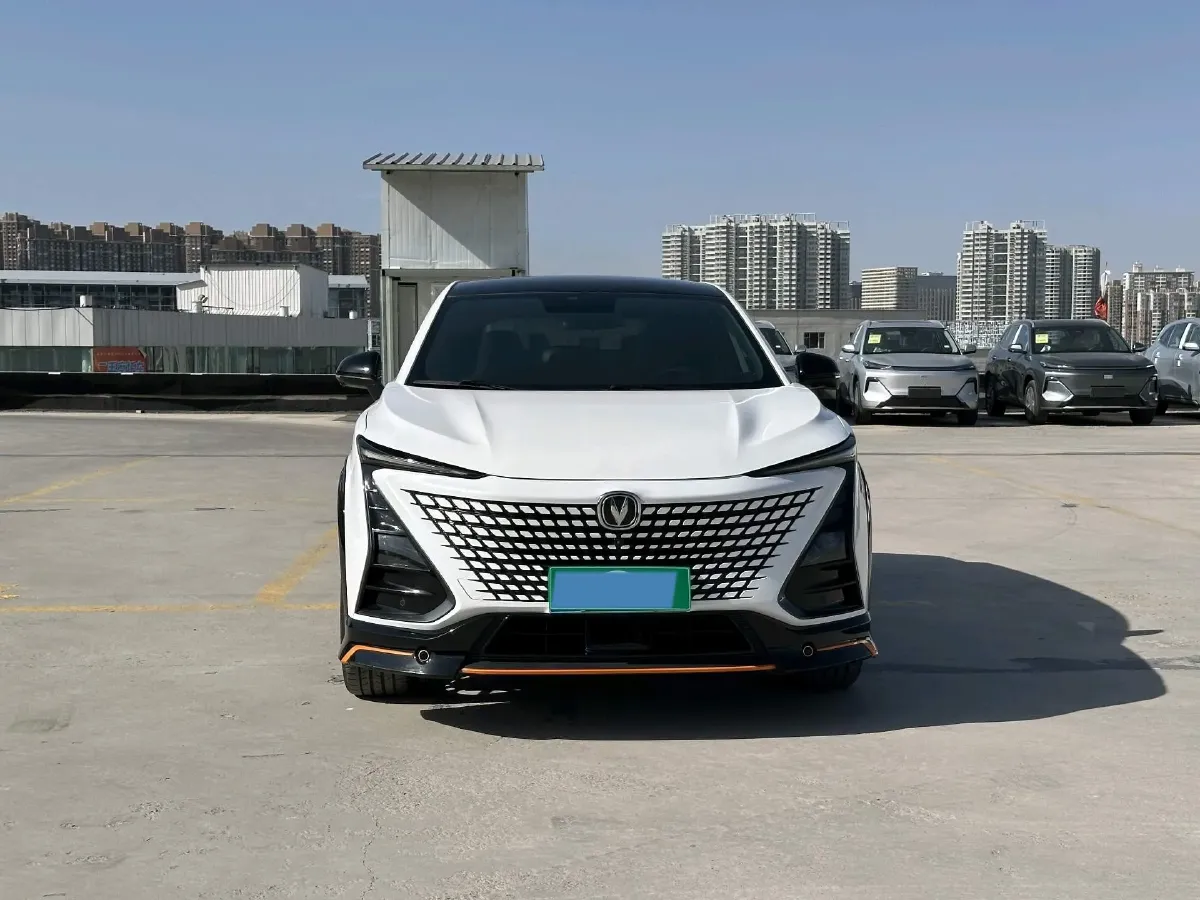 2022 ChangAn UNI-T 1.5T 188HP L4 7DCT,autocango,china used car exporter,china ev exporter,chinese used car exporter,chinese used ev exporter