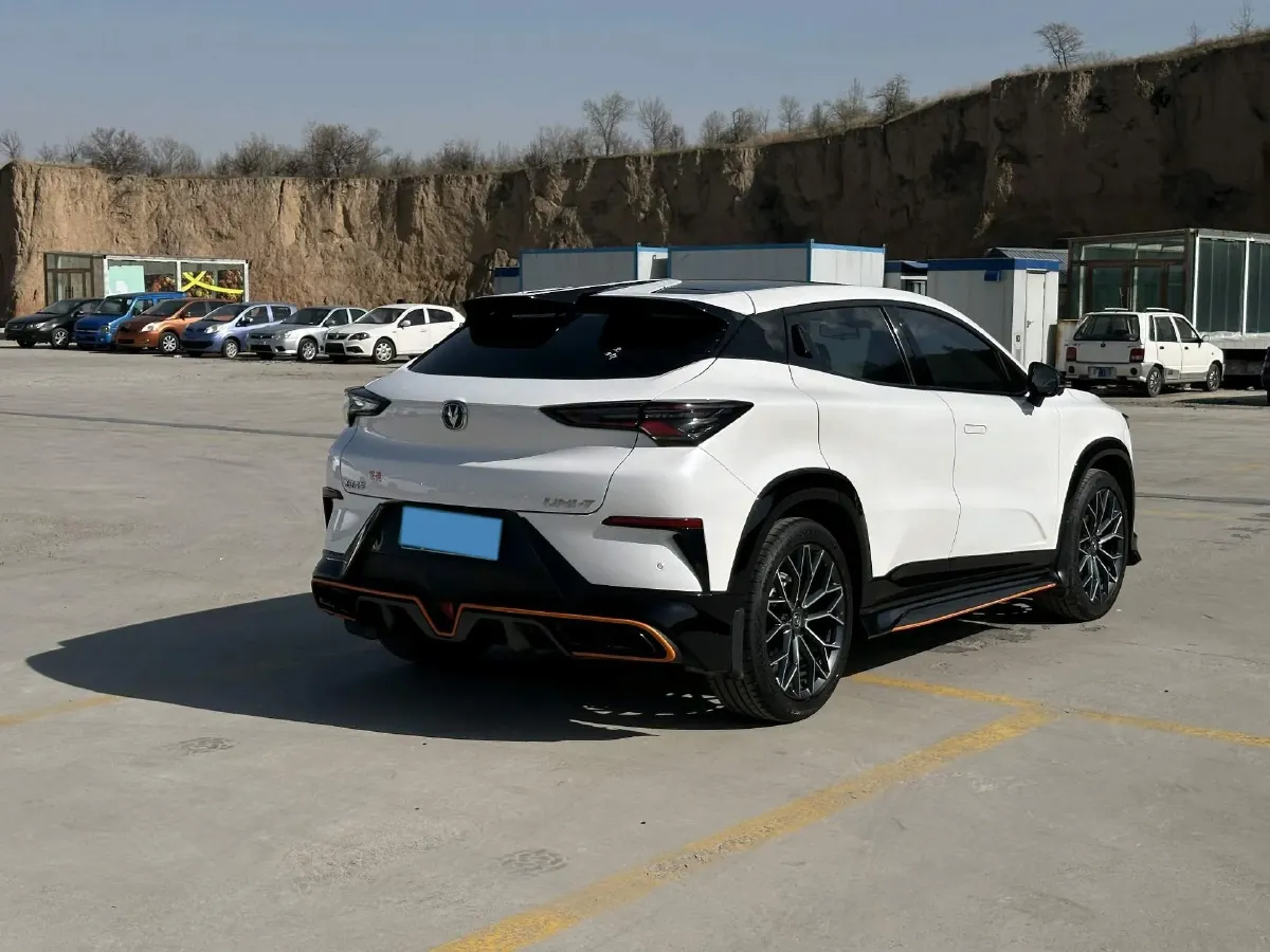 2022 ChangAn UNI-T 1.5T 188HP L4 7DCT,autocango,china used car exporter,china ev exporter,chinese used car exporter,chinese used ev exporter