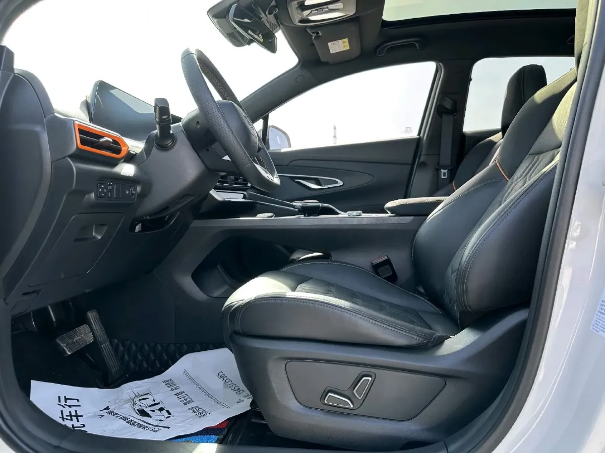 2022 ChangAn UNI-T 1.5T 188HP L4 7DCT,autocango,china used car exporter,china ev exporter,chinese used car exporter,chinese used ev exporter