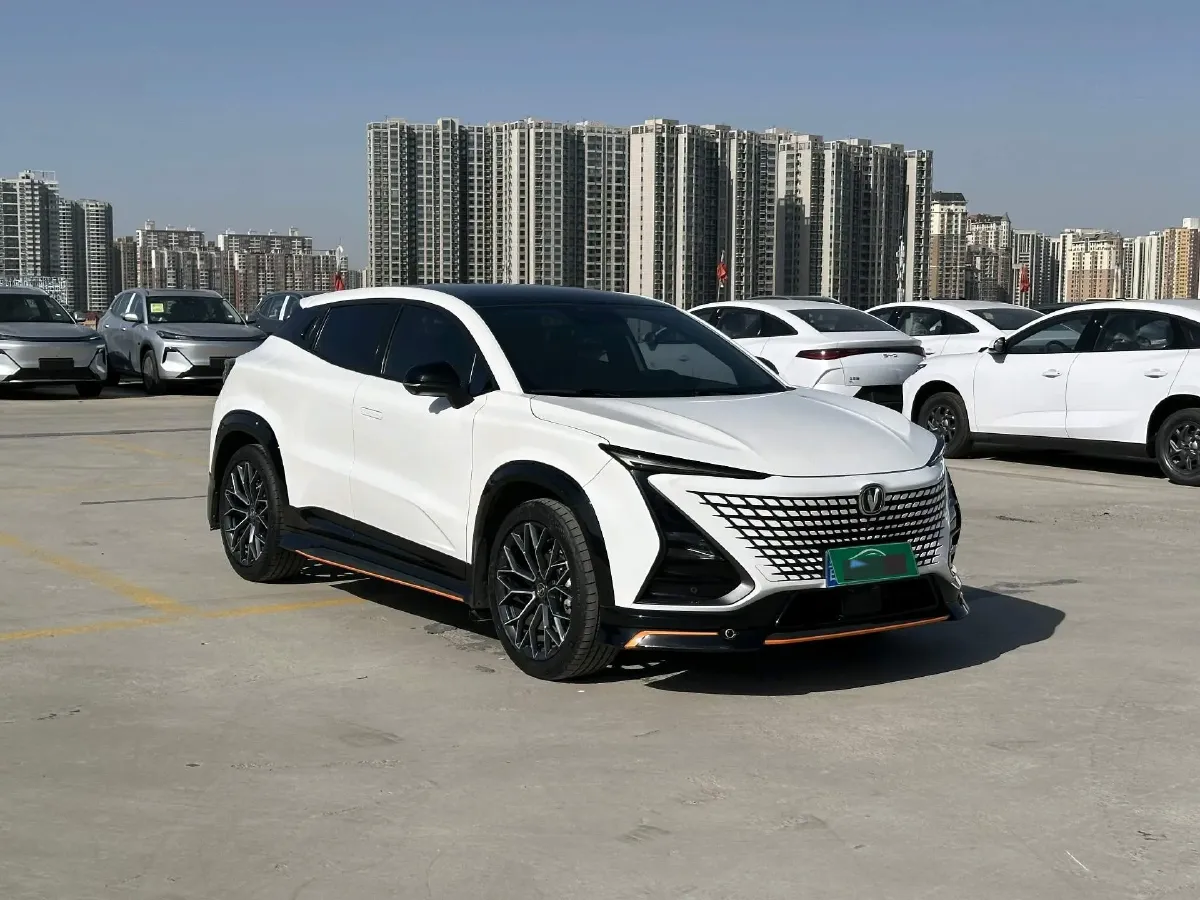 2022 ChangAn UNI-T 1.5T 188HP L4 7DCT,autocango,china used car exporter,china ev exporter,chinese used car exporter,chinese used ev exporter