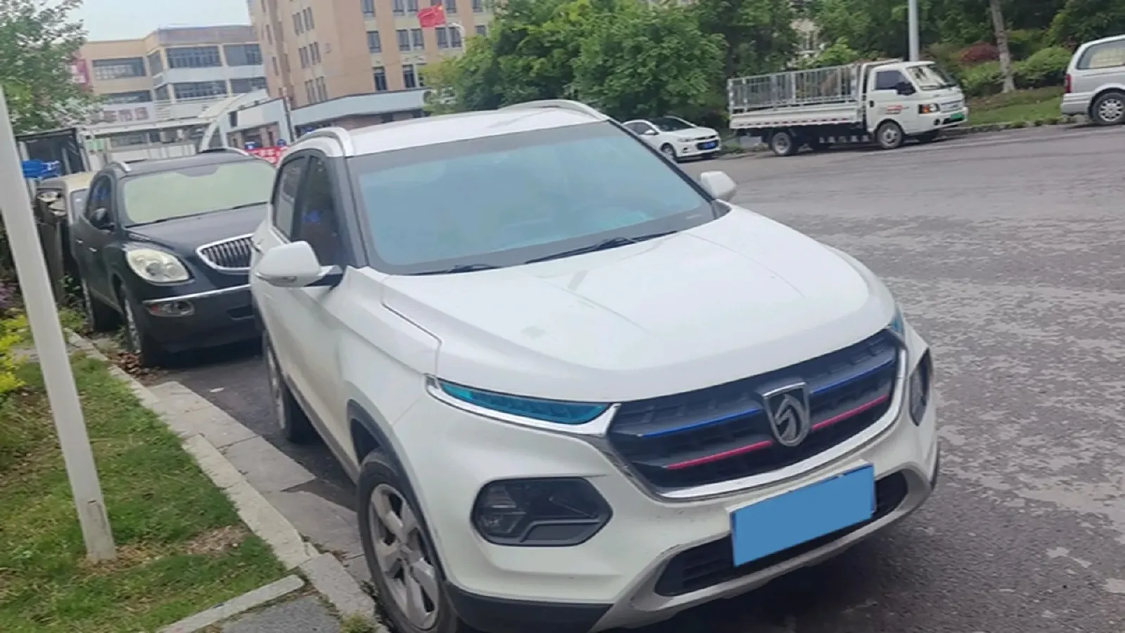 2017 BaoJun 310W 1.5L 105HP L4 6MT,autocango,china used car exporter,china ev exporter,chinese used car exporter,chinese used ev exporter