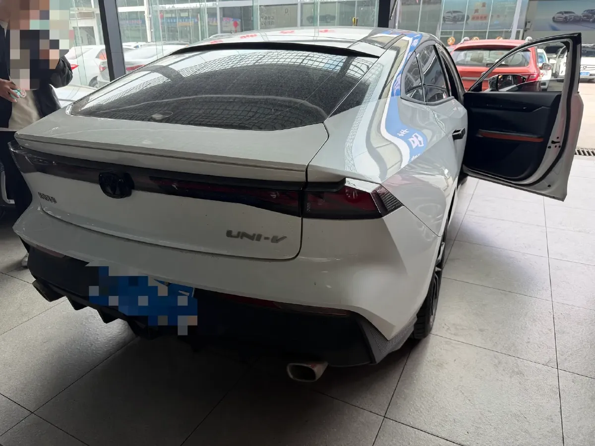 2023 ChangAn UNI-V 1.5T 188HP L4 7DCT,autocango,china used car exporter,china ev exporter,chinese used car exporter,chinese used ev exporter