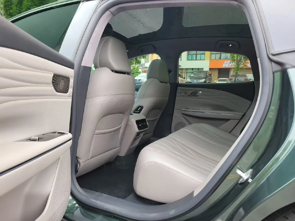 2025 Geely Galaxy Starshine 8 1.5T 163HP L4 3DHT PHEV 27.69KWH,autocango,china used car exporter,china ev exporter,chinese used car exporter,chinese used ev exporter