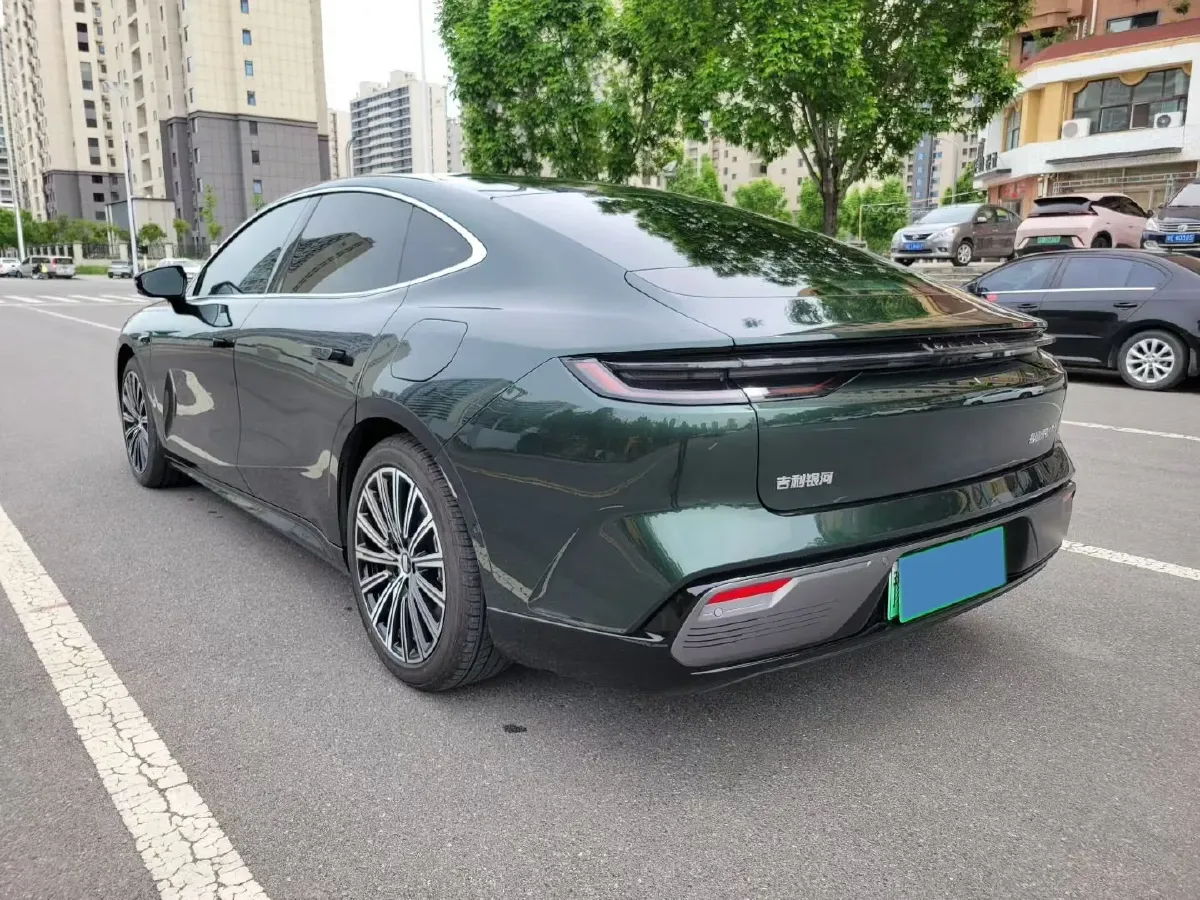 2025 Geely Galaxy Starshine 8 1.5T 163HP L4 3DHT PHEV 27.69KWH,autocango,china used car exporter,china ev exporter,chinese used car exporter,chinese used ev exporter