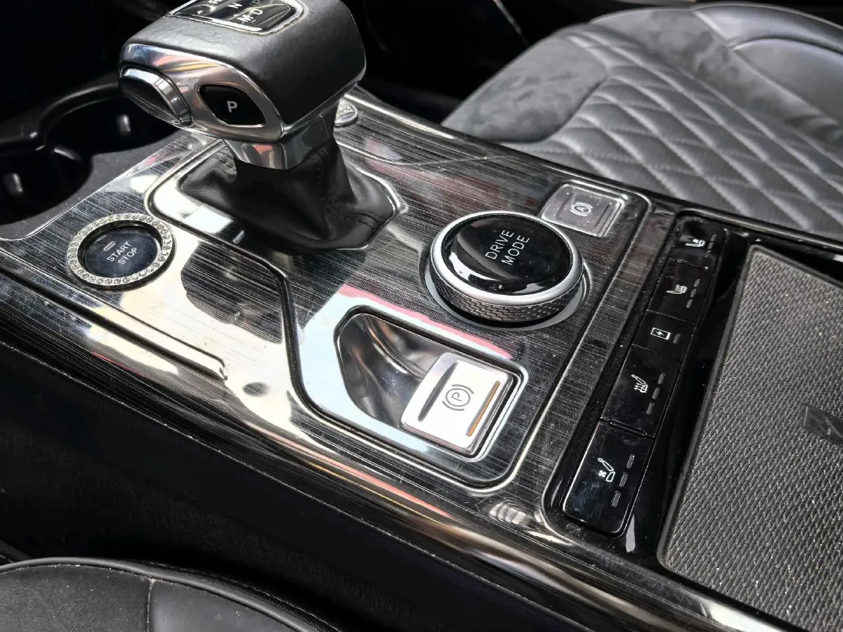 2019 HongQi HS5 2.0T 224HP L4 6AT,autocango,china used car exporter,china ev exporter,chinese used car exporter,chinese used ev exporter