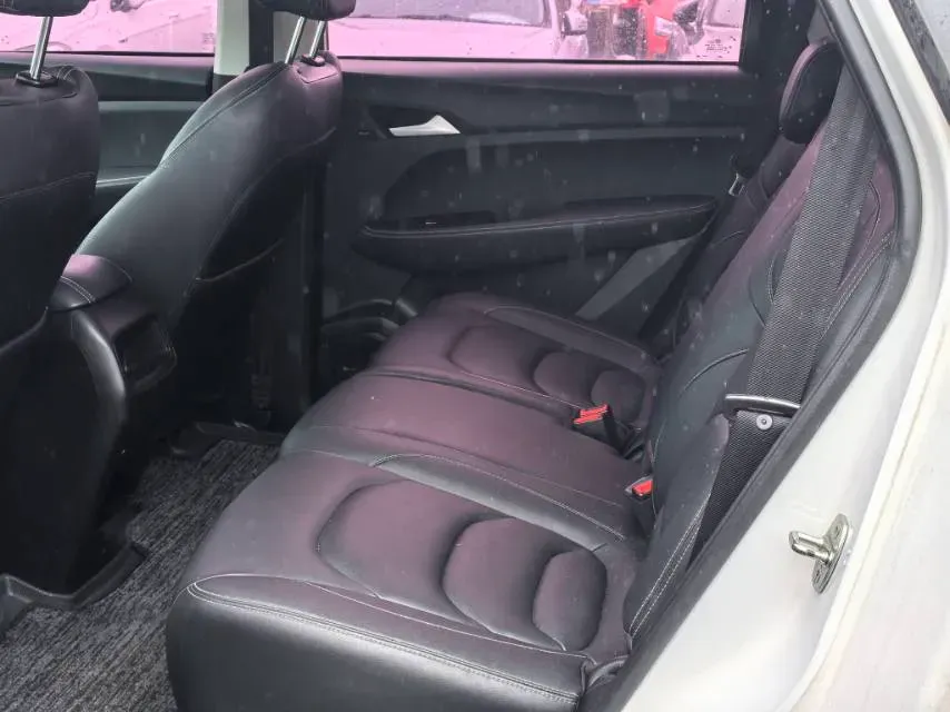 2021 BaoJun 530 1.5T 147HP L4 CVT,autocango,china used car exporter,china ev exporter,chinese used car exporter,chinese used ev exporter