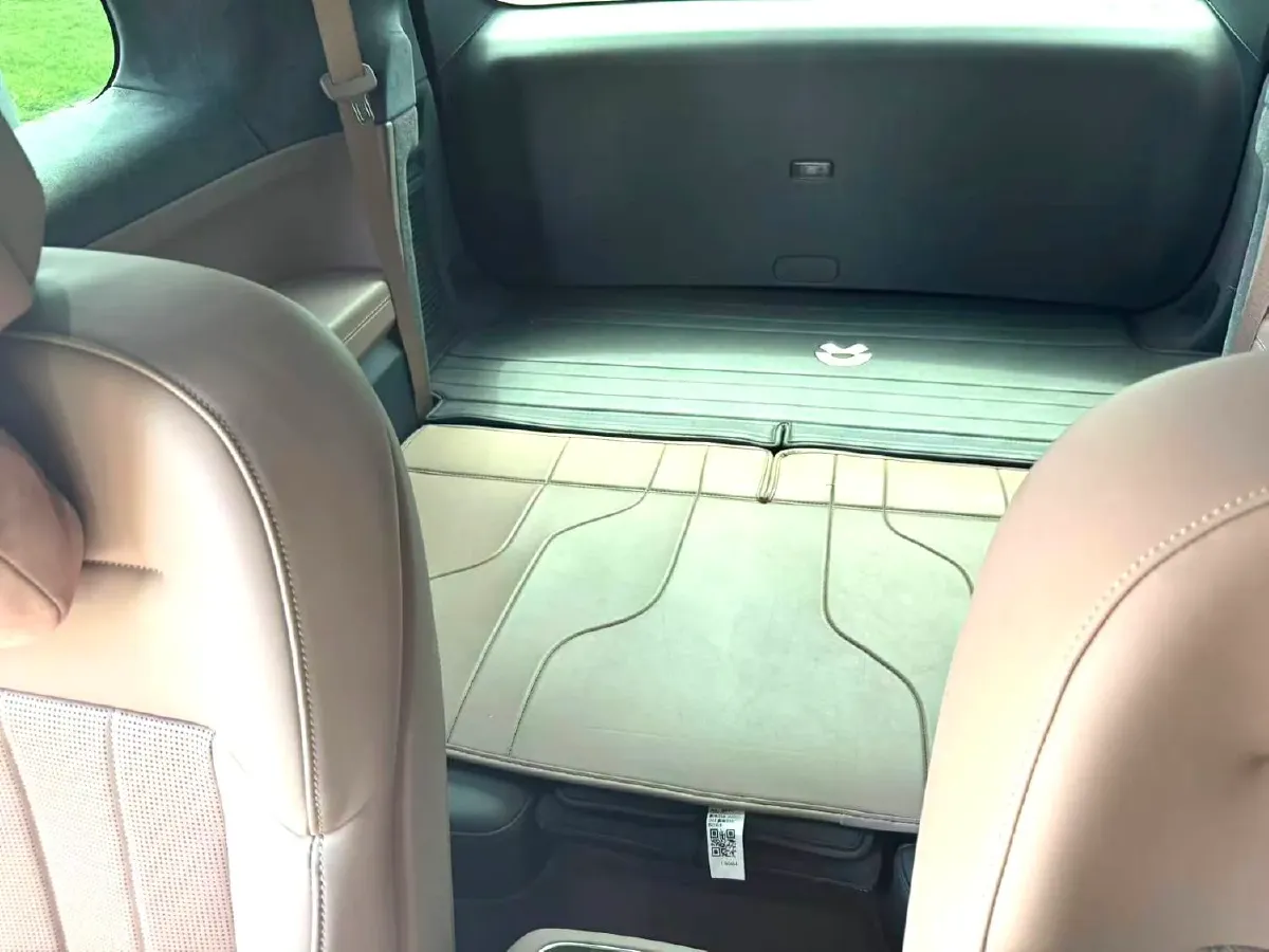 2024 Porsche Macan All-Electric BEV 100KWH,autocango,china used car exporter,china ev exporter,chinese used car exporter,chinese used ev exporter