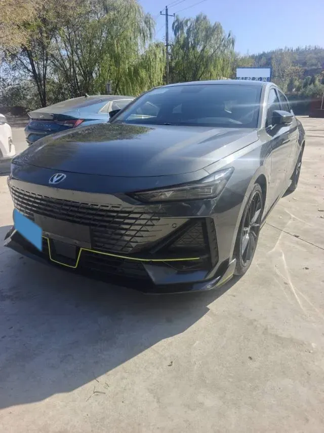 2022 ChangAn UNI-V 1.5T 188HP L4 7DCT,autocango,china used car exporter,china ev exporter,chinese used car exporter,chinese used ev exporter