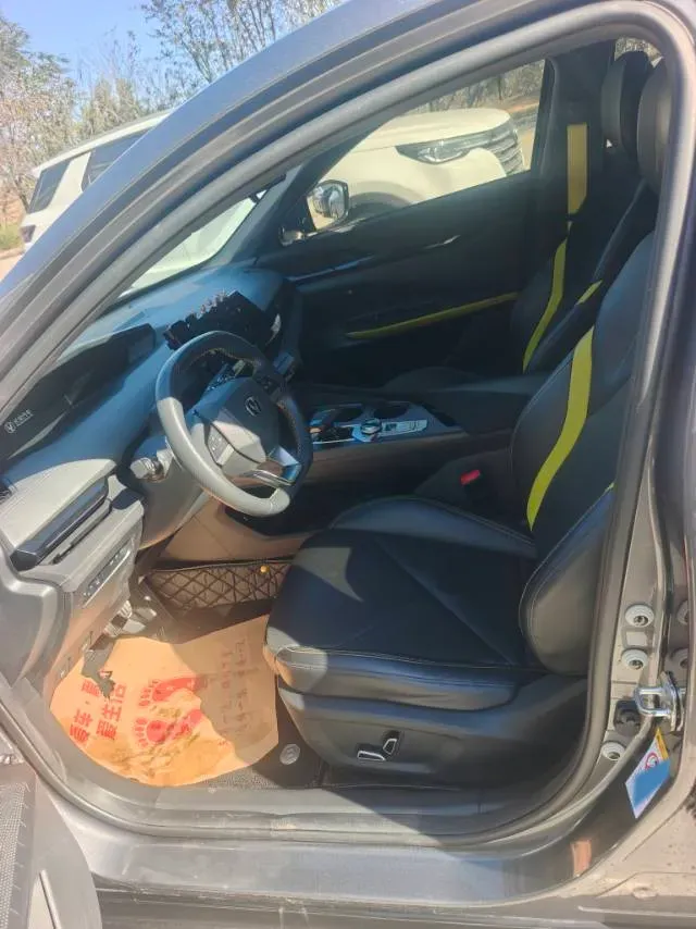 2022 ChangAn UNI-V 1.5T 188HP L4 7DCT,autocango,china used car exporter,china ev exporter,chinese used car exporter,chinese used ev exporter