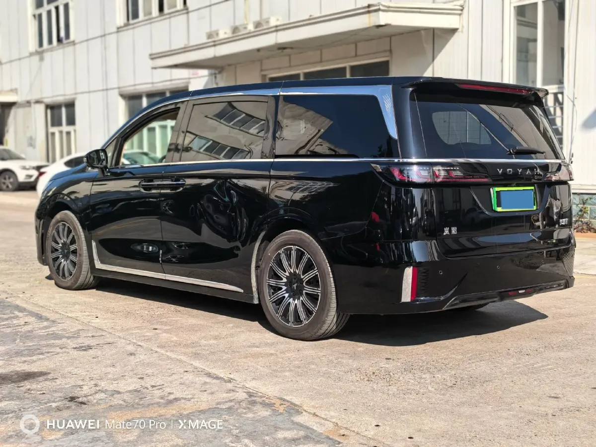 2025 Voyah Dream BEV 108.7KWH,autocango,china used car exporter,china ev exporter,chinese used car exporter,chinese used ev exporter