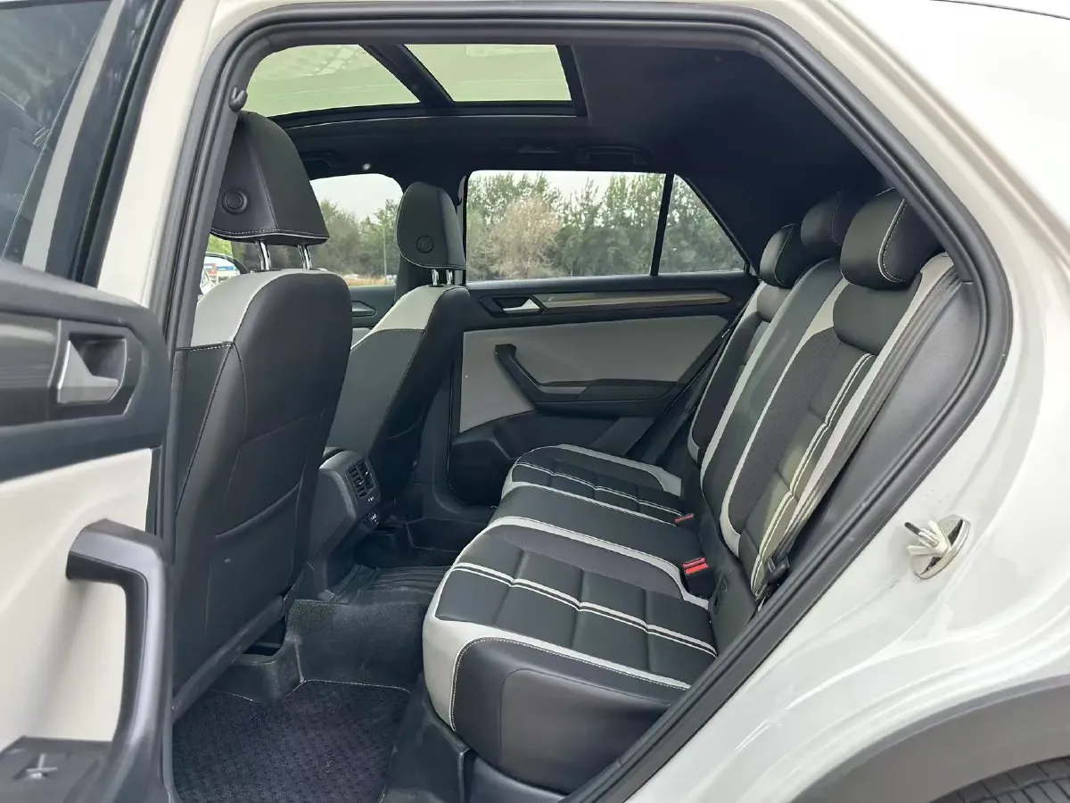 2023 Volkswagen T-Roc 1.5T 160HP L4 7DCT,autocango,china used car exporter,china ev exporter,chinese used car exporter,chinese used ev exporter