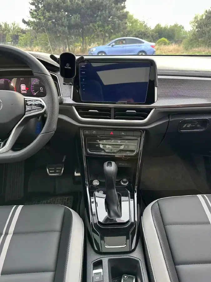 2023 Volkswagen T-Roc 1.5T 160HP L4 7DCT,autocango,china used car exporter,china ev exporter,chinese used car exporter,chinese used ev exporter